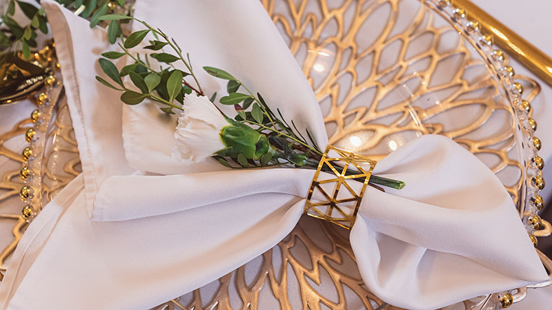 Crystal Gold Luxury Host Box | weddings northamptonshire gallery image 3