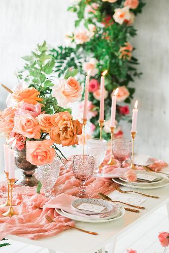 GOODBYE WINTER, HELLOOOOO SPRING WEDDINGS! Spring is in the air and it's time to start thinking about your wedding. What colour should you choose? The combinations of wedding colours are endless and as always, the KTV team is on hand! Here are some ideas to get you started.