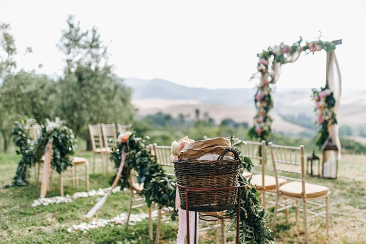 GET YOURSELF OUTDOORS A guide to Outdoor Wedding Venues in Northamptonshire with that inside-outside Feeling!Northamptonshire’s finest wedding venues with Outdoor ceremony spaces are in abundance here are a few of our top picks!